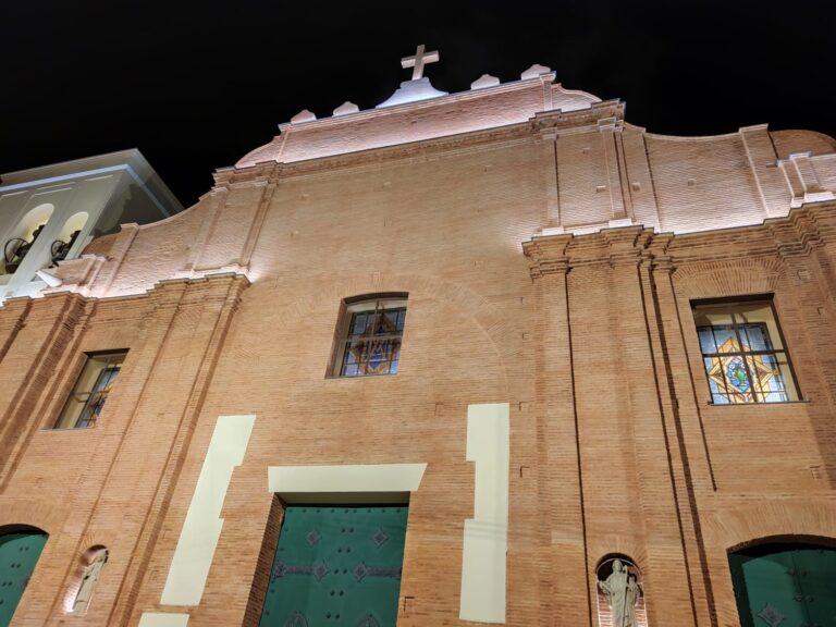 ANIMATE Y PARTICIPA EN ALGUNO DE LOS GRUPOS EXISTENTES EN LA PARROQUIA